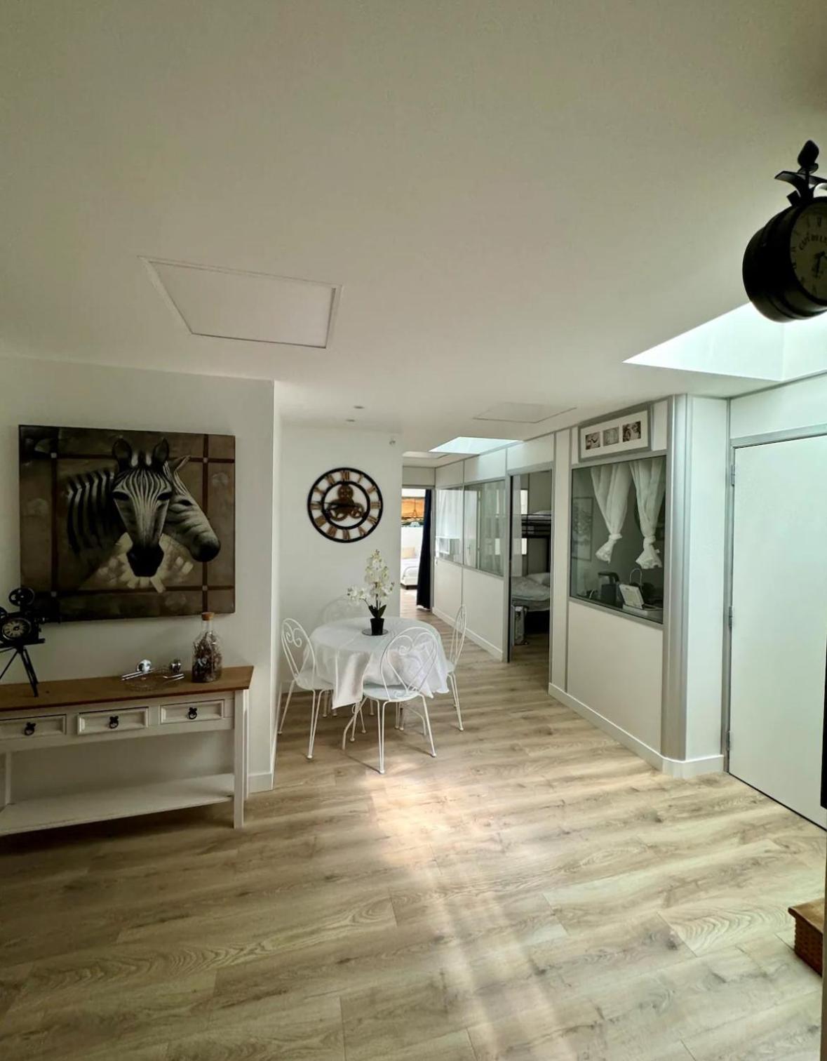 Appartement Parisian Spacious 70m2 Flat Near Eiffel Tower Parijs